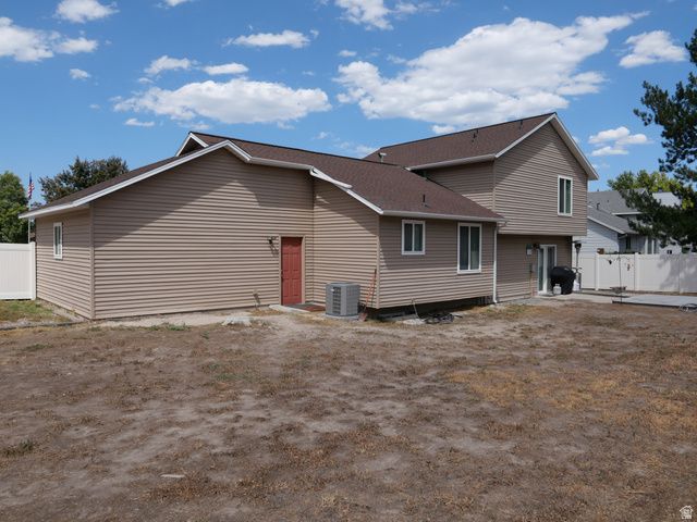 3363 W SCHORR CIR, West Jordan, UT 84084