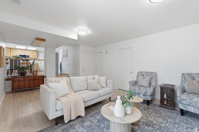3363 W SCHORR CIR, West Jordan, UT 84084