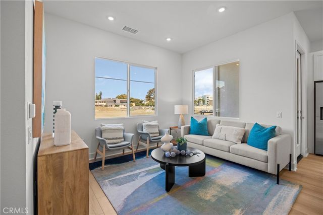 7231 Alchemy Circle, Huntington Beach, CA 92647