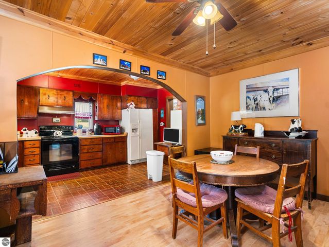 3651 Gleaner Hall Road, Kingsley, MI 49649