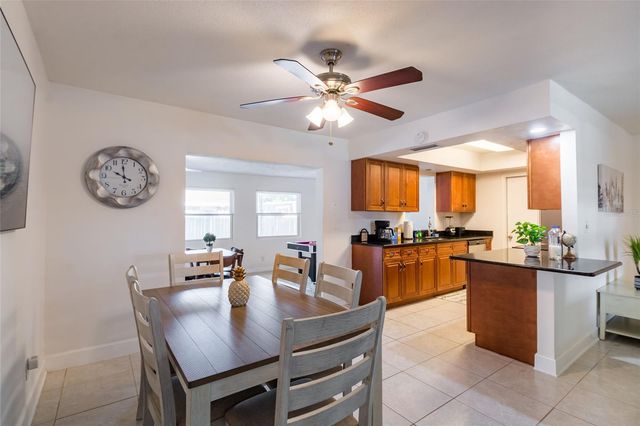95 S BRIGGS AVENUE, Sarasota, FL 34237