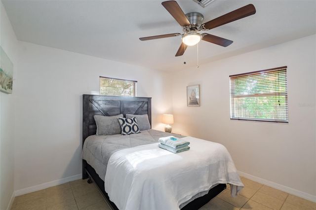 95 S BRIGGS AVENUE, Sarasota, FL 34237