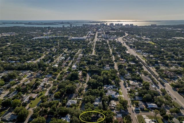 95 S BRIGGS AVENUE, Sarasota, FL 34237