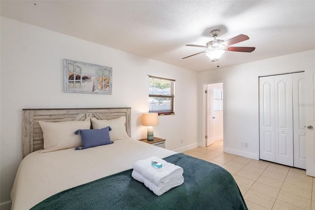 95 S BRIGGS AVENUE, Sarasota, FL 34237