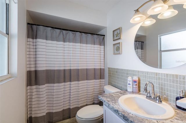 95 S BRIGGS AVENUE, Sarasota, FL 34237