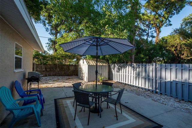 95 S BRIGGS AVENUE, Sarasota, FL 34237
