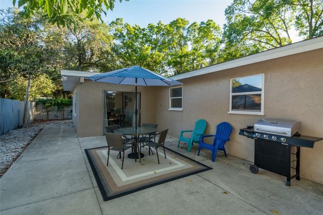 95 S BRIGGS AVENUE, Sarasota, FL 34237