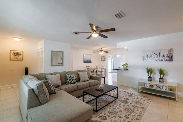 95 S BRIGGS AVENUE, Sarasota, FL 34237