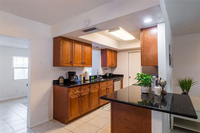 95 S BRIGGS AVENUE, Sarasota, FL 34237