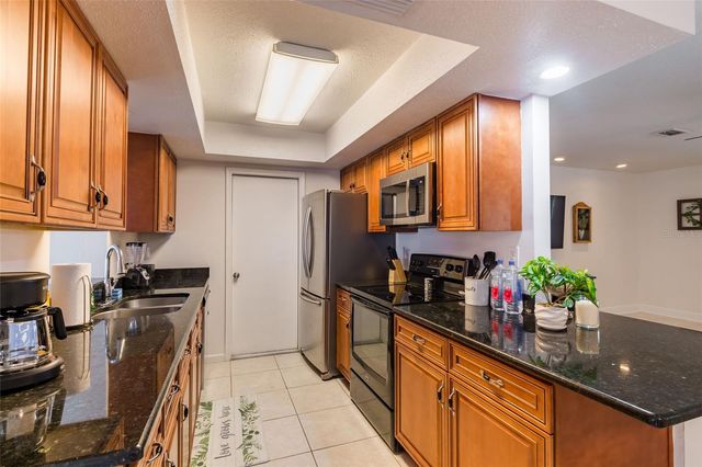 95 S BRIGGS AVENUE, Sarasota, FL 34237