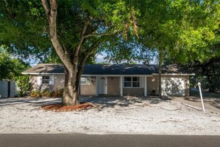 95 S BRIGGS AVENUE, Sarasota, FL 34237
