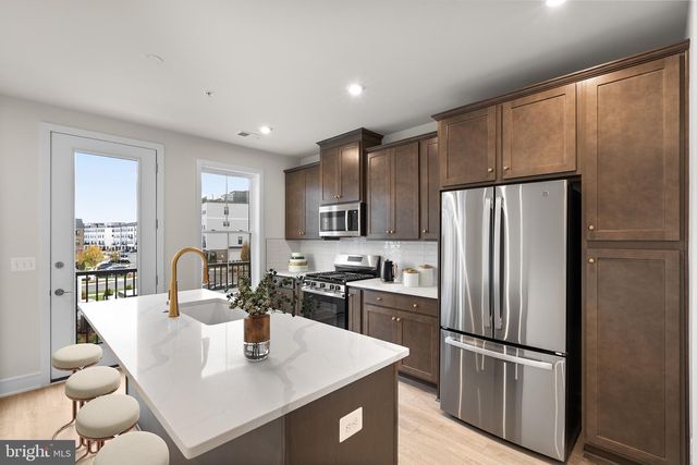 43305 FARRINGDON SQ, Broadlands, VA 20148