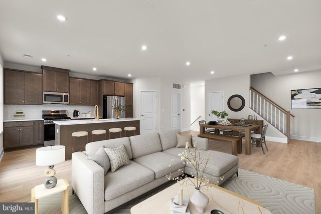 43305 FARRINGDON SQ, Broadlands, VA 20148