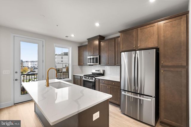 43305 FARRINGDON SQ, Broadlands, VA 20148