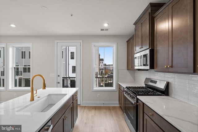 43305 FARRINGDON SQ, Broadlands, VA 20148