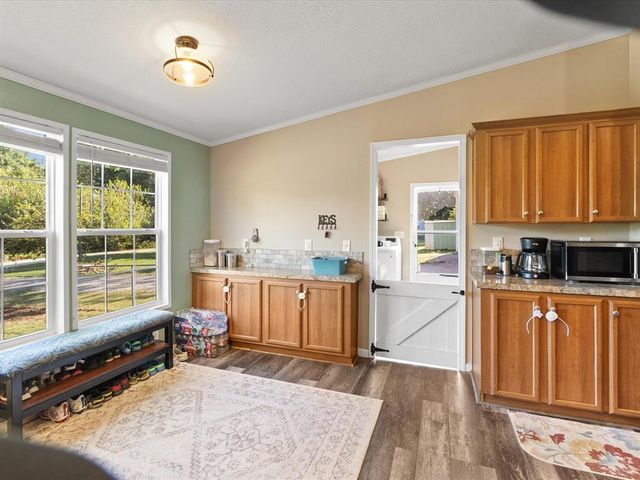 404 Oakland Avenue, Washington, OK 73093