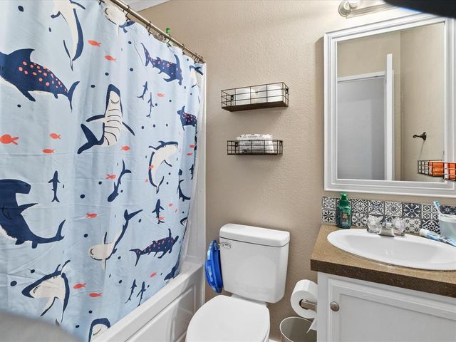 404 Oakland Avenue, Washington, OK 73093