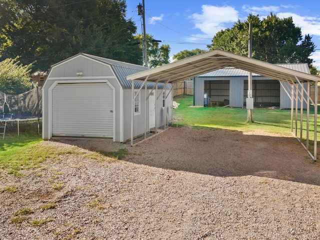 404 Oakland Avenue, Washington, OK 73093