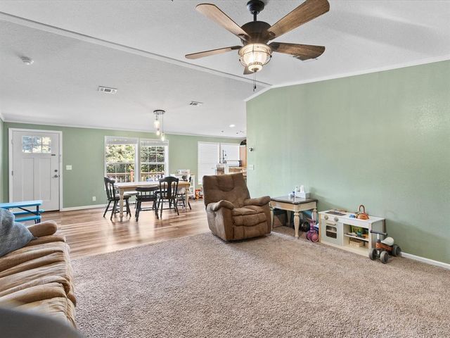 404 Oakland Avenue, Washington, OK 73093