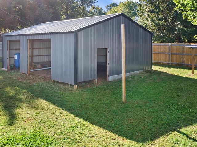 404 Oakland Avenue, Washington, OK 73093