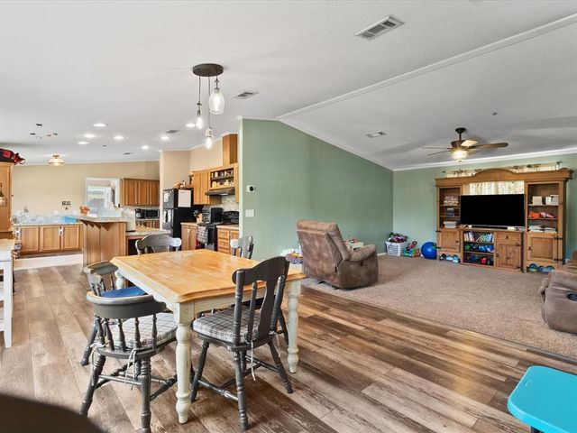 404 Oakland Avenue, Washington, OK 73093