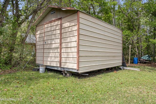 15401 Orleans Drive, Biloxi, MS 39532