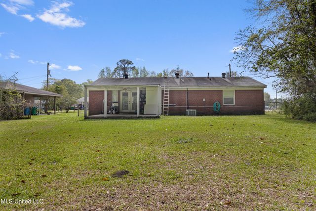 15401 Orleans Drive, Biloxi, MS 39532