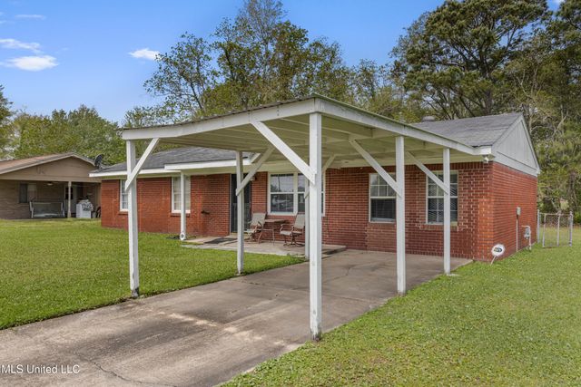 15401 Orleans Drive, Biloxi, MS 39532