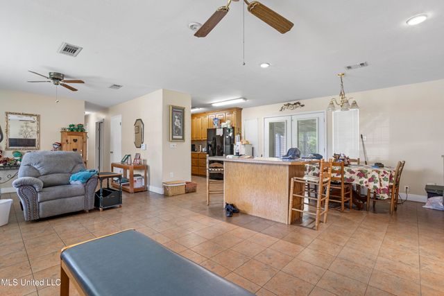 15401 Orleans Drive, Biloxi, MS 39532