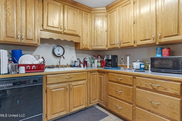 15401 Orleans Drive, Biloxi, MS 39532
