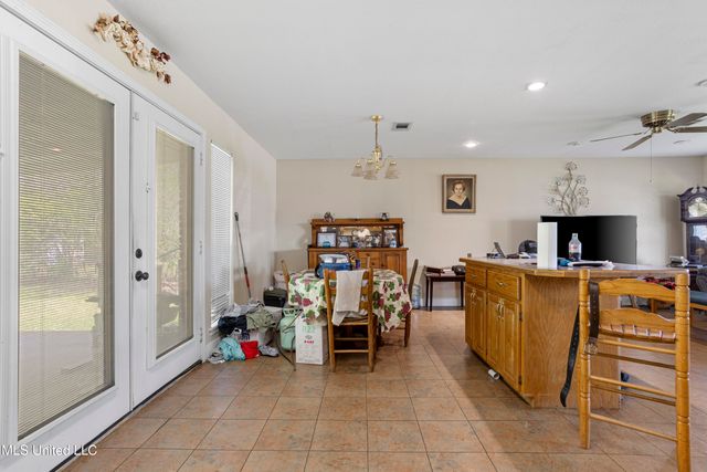 15401 Orleans Drive, Biloxi, MS 39532