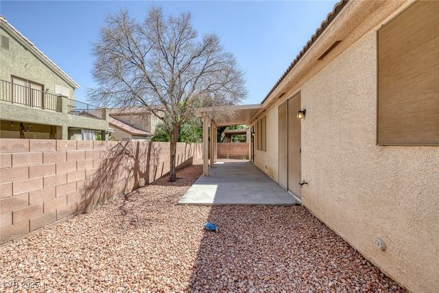 7544 Coral River Drive, Las Vegas, NV 89131