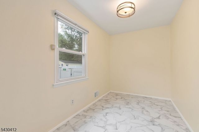 241 Windsor Ave, Westfield Town, NJ 07090