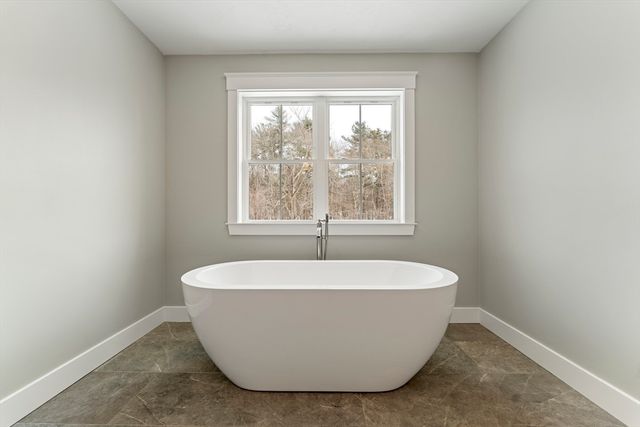 29 Thornton Street, Mendon, MA 01756