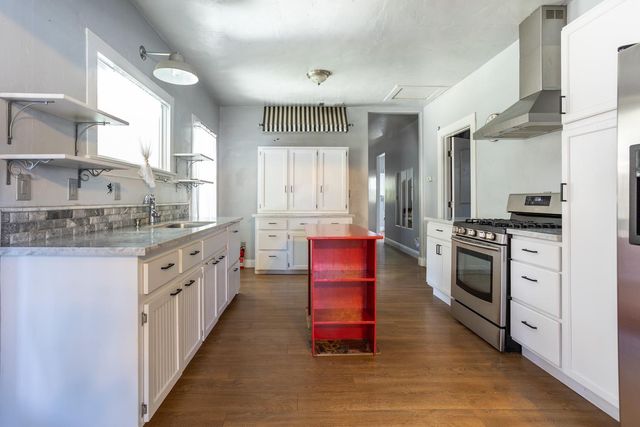 184 Stanislaus Ave, Oakdale, CA 95361