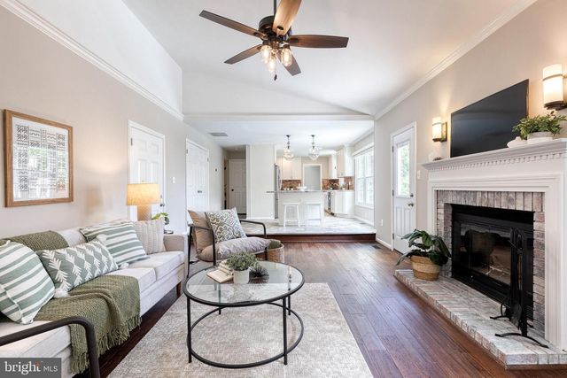 15 ENGLISH ELM, Catonsville, MD 21228