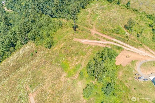 393 Hansen EXT Road, Woodland, WA 98674