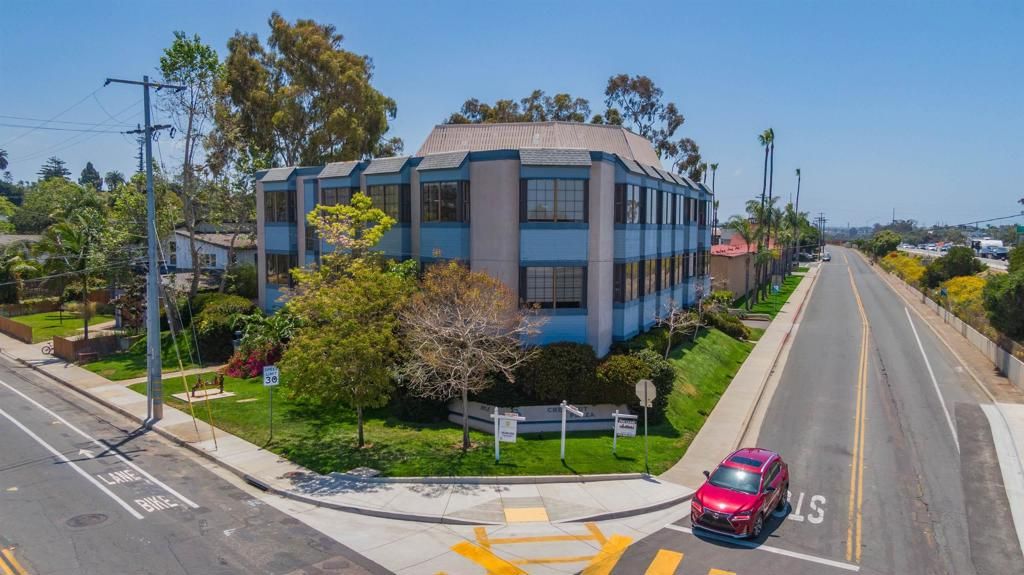 1015 Chestnut Ave STE D2/H2, Carlsbad, CA 92008 — exterior