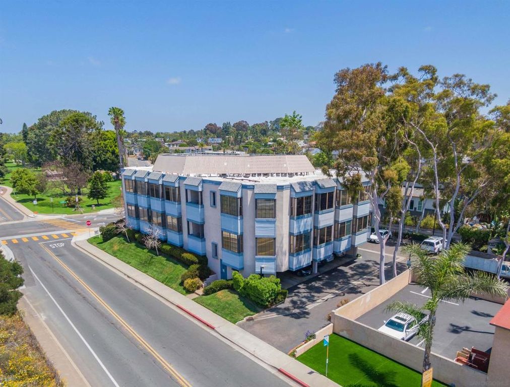 1015 Chestnut Ave STE D2/H2, Carlsbad, CA 92008 — photo 2