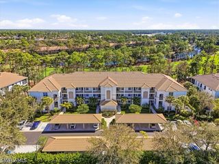 8259 Parkstone PL 202, Naples, FL 34120