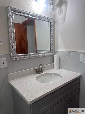 1710 Lincoln Highway, Edison, NJ 08817