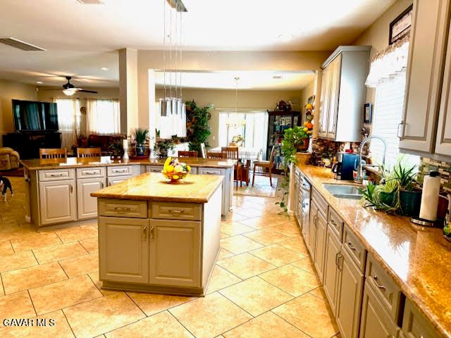 43220 Echard Avenue, Lancaster, CA 93536