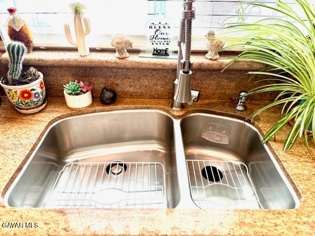 43220 Echard Avenue, Lancaster, CA 93536