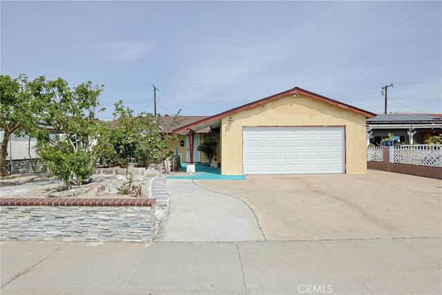 5317 W Henderson Place, Santa Ana, CA 92704