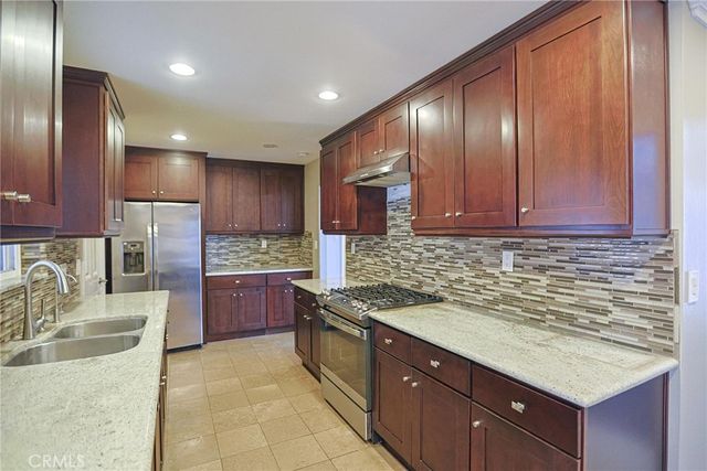 5317 W Henderson Place, Santa Ana, CA 92704