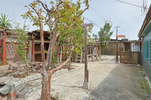 5317 W Henderson Place, Santa Ana, CA 92704