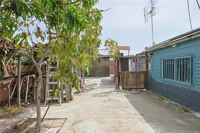 5317 W Henderson Place, Santa Ana, CA 92704