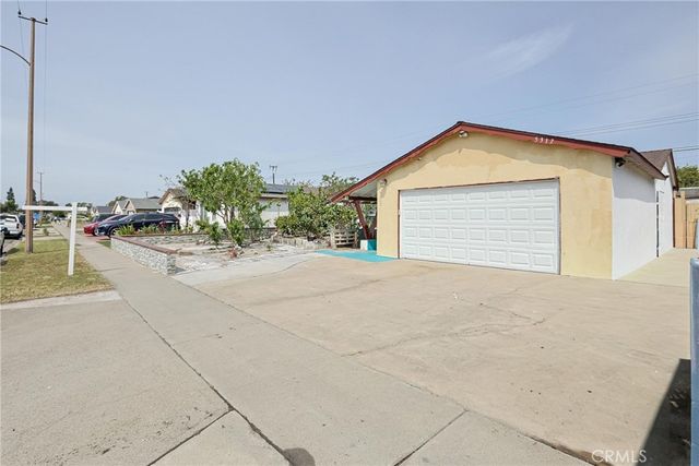 5317 W Henderson Place, Santa Ana, CA 92704