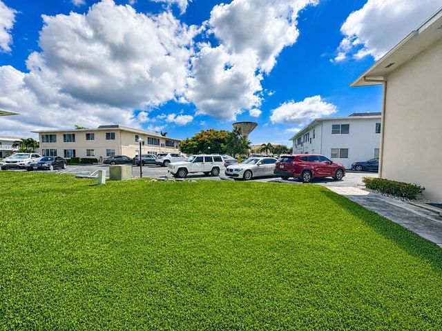 115 S South Boulevard 2c, Boynton Beach, FL 33435