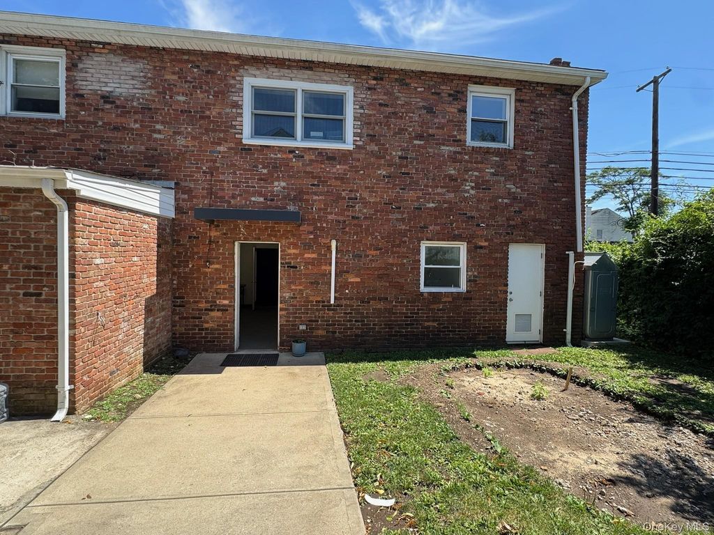 244 Maple Place, Mineola, NY 11501 — exterior